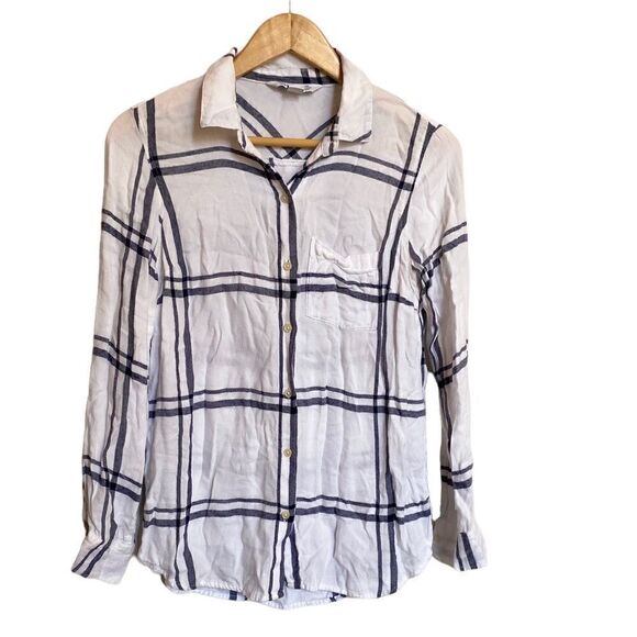 Two Old Navy Plaid Button Up Tops Women Size Small - Picture 6 of 7